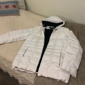 White puffer jacket, women’s Large, Tabio.